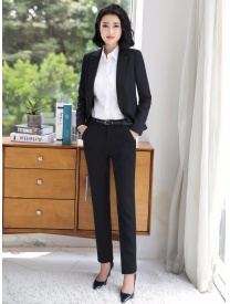 女式短款一?？畚餮b