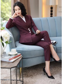 女式三?？蹢l紋西裝酒紅色